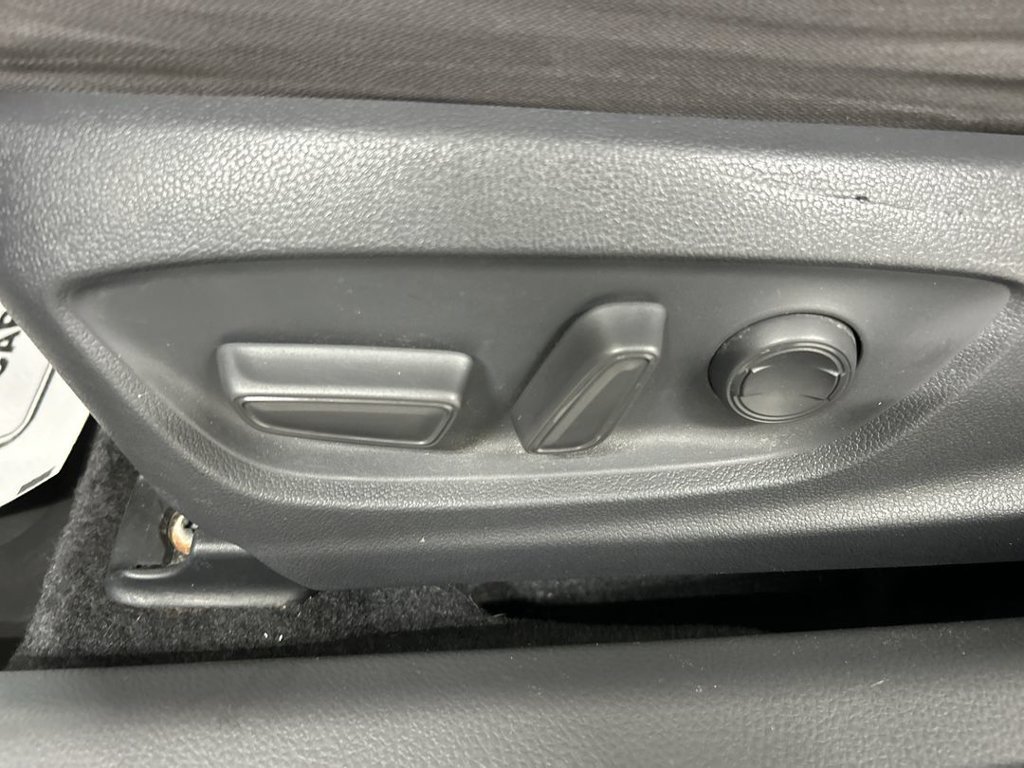 Used 2018 Toyota Camry LE FWD image 10