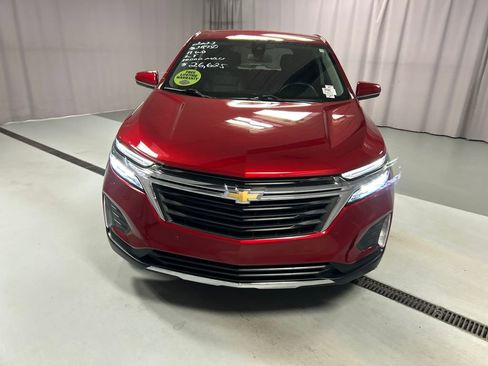 Used 2023 Chevrolet Equinox LT image 2