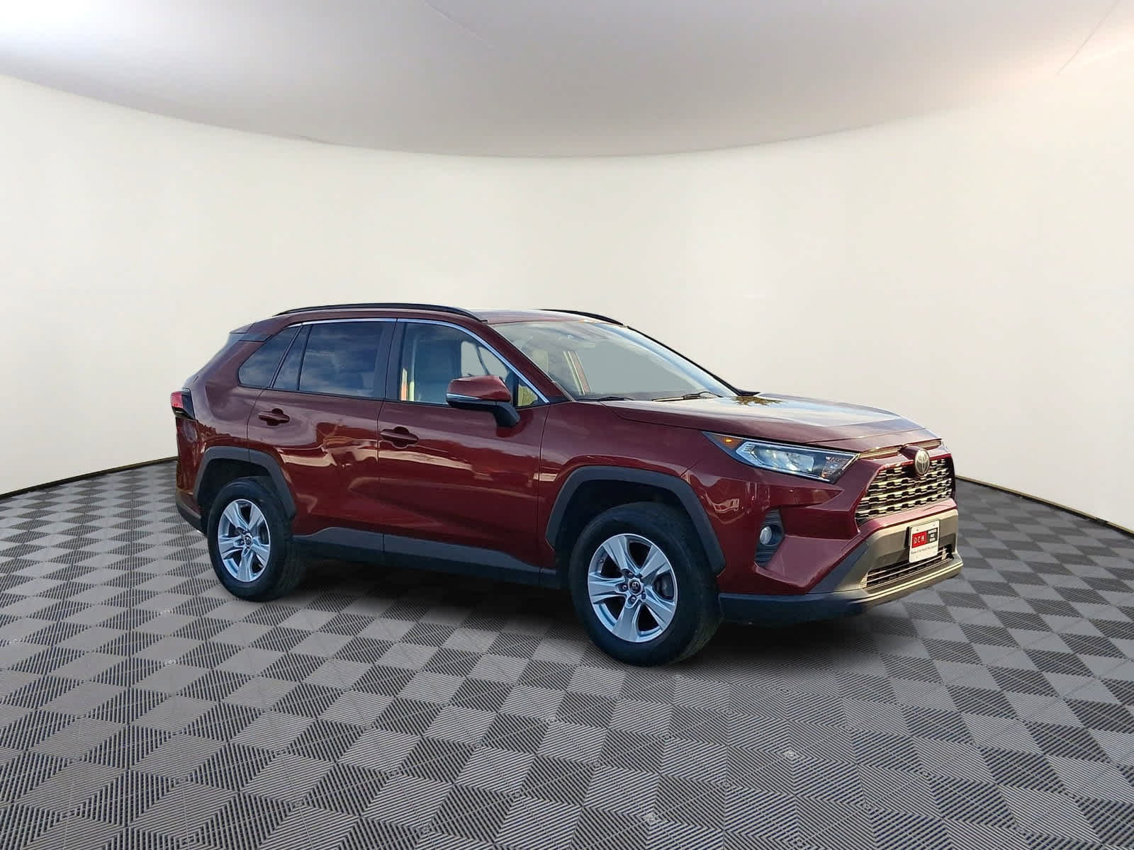 Used 2019 Toyota RAV4 XLE w/ Convenience Package FWD image 4