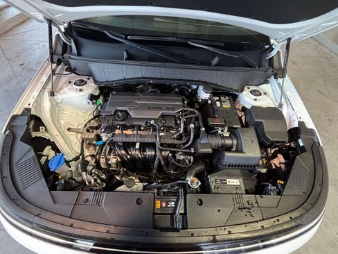 Used 2025 Hyundai Kona SEL image 32