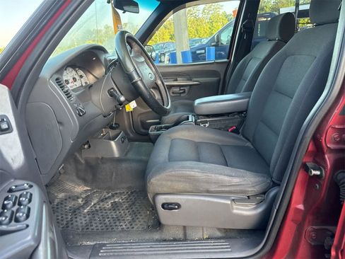 Used 2001 Ford Explorer Sport Trac 4x4 image 5