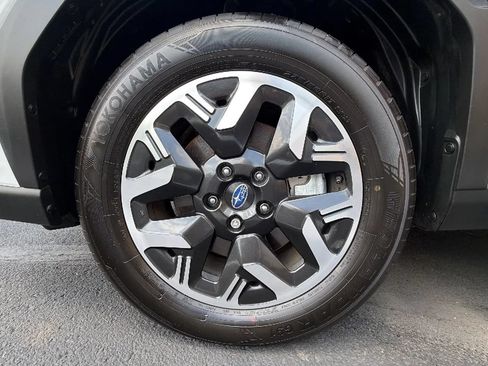 Used 2025 Subaru Forester AWD/4WD image 14