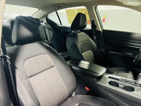 Used 2025 Nissan Altima 2.5 S FWD image 28