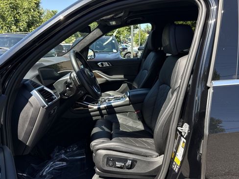 Used 2023 BMW X7 xDrive40i w/ Premium Package AWD/4WD image 13