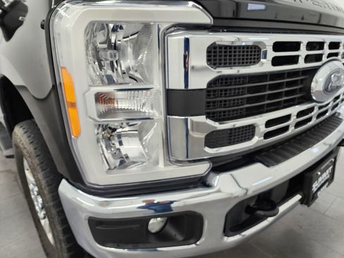 Used 2023 Ford F250 XLT w/ FX4 Off-Road Package image 21
