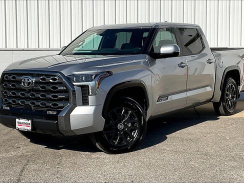 Used 2024 Toyota Tundra Platinum AWD/4WD image 2