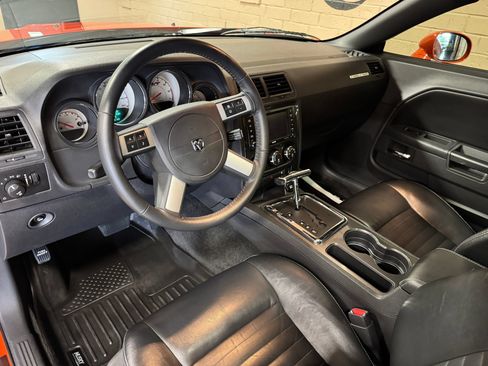 Used 2009 Dodge Challenger R/T w/ Electronics Convenience Group RWD image 29