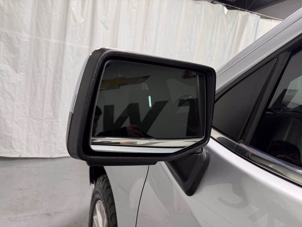 Used 2020 Chevrolet Silverado 1500 LTZ w/ LTZ Premium Package AWD/4WD image 12