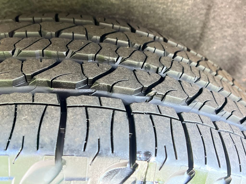 Used 2019 Jeep Grand Cherokee Overland AWD/4WD image 26