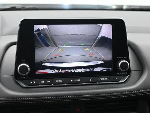 Used 2024 Nissan Rogue S AWD/4WD image 16
