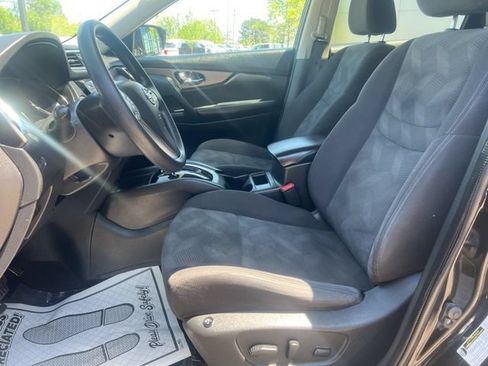 Used 2016 Nissan Rogue SV AWD/4WD image 19