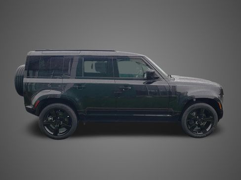 New 2026 Land Rover Defender 110 X-Dynamic SE image 4