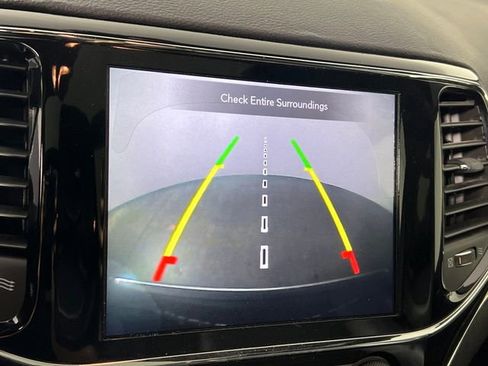 Used 2020 Jeep Grand Cherokee Limited w/ Luxury Group II image 10