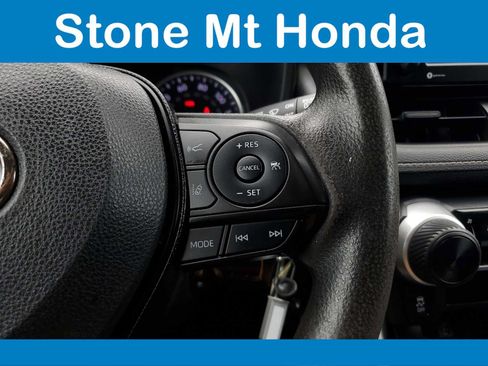 Used 2020 Toyota RAV4 LE AWD/4WD image 23