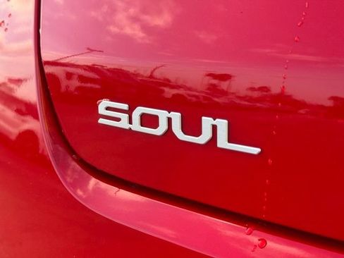 Certified 2025 Kia Soul LX image 10
