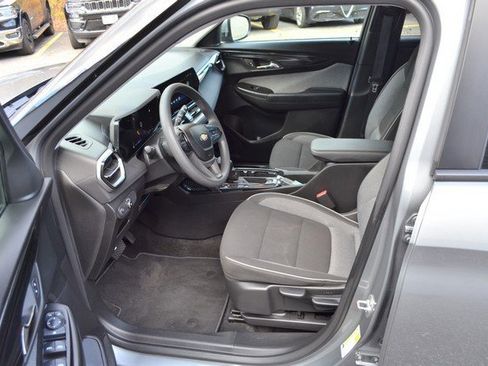 Used 2025 Chevrolet TrailBlazer LT image 17