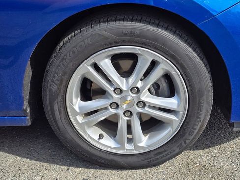 Used 2018 Chevrolet Cruze LT w/ Convenience Package FWD image 10