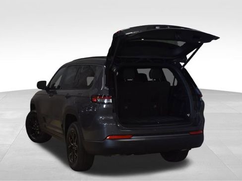 New 2026 Jeep Grand Cherokee L 4WD image 32