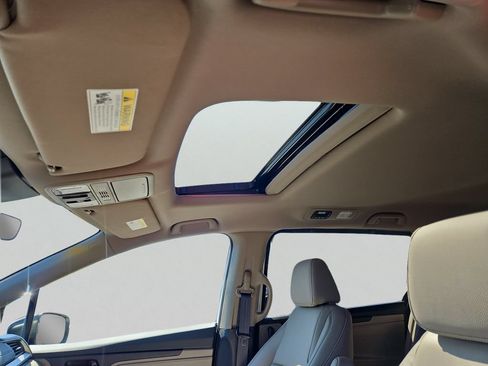 Certified 2024 Honda Odyssey EX-L image 15