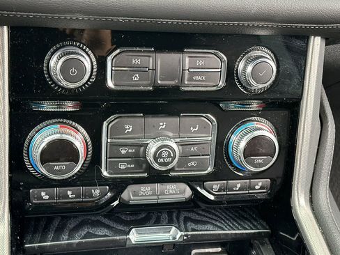 Used 2022 GMC Yukon Denali AWD/4WD image 23