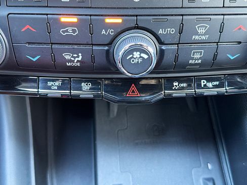 Used 2023 Dodge Durango R/T RWD image 31