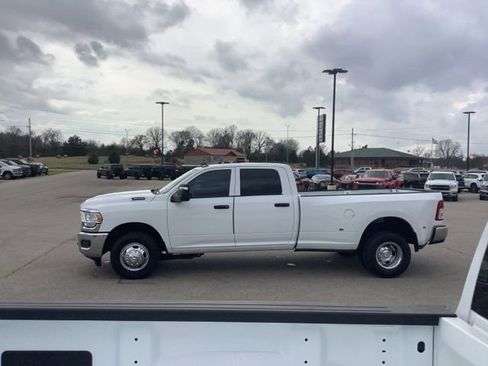 Used 2024 RAM 3500 Tradesman w/ Chrome Appearance Group image 4