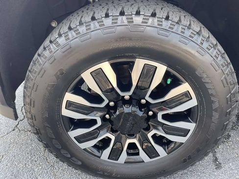 Certified 2026 GMC Sierra 2500 Denali Ultimate AWD/4WD image 8
