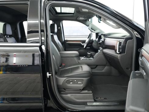 Used 2025 GMC Sierra 1500 Denali AWD/4WD image 36