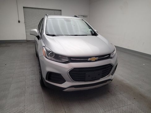 Used 2022 Chevrolet Trax LT FWD image 14