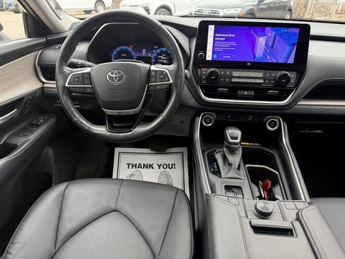 Used 2024 Toyota Grand Highlander Platinum image 24