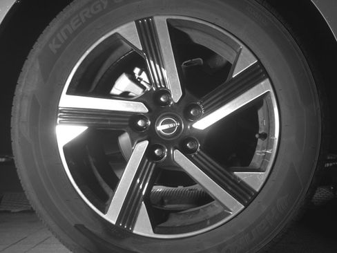 Used 2025 Nissan Sentra SV FWD image 18