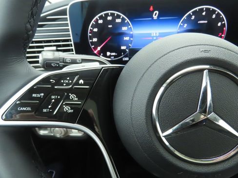 New 2026 Mercedes-Benz GLE 450 4MATIC image 11