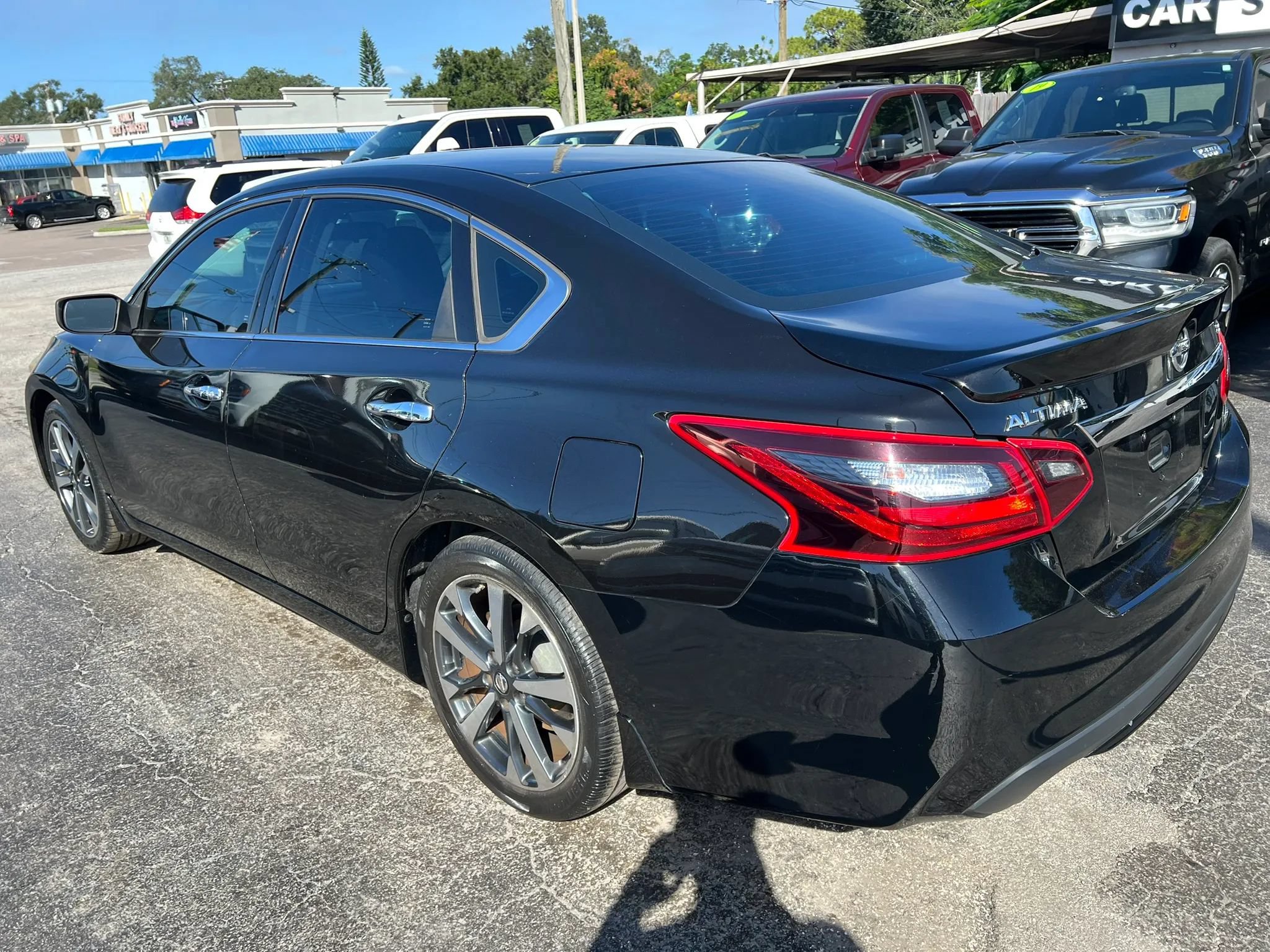 Used 2017 Nissan Altima 2.5 SR FWD image 7