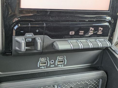 Used 2026 RAM 3500 Laramie w/ Sport Appearance Package AWD/4WD image 30
