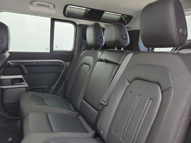 Used 2021 Land Rover Defender 110 SE AWD/4WD image 12