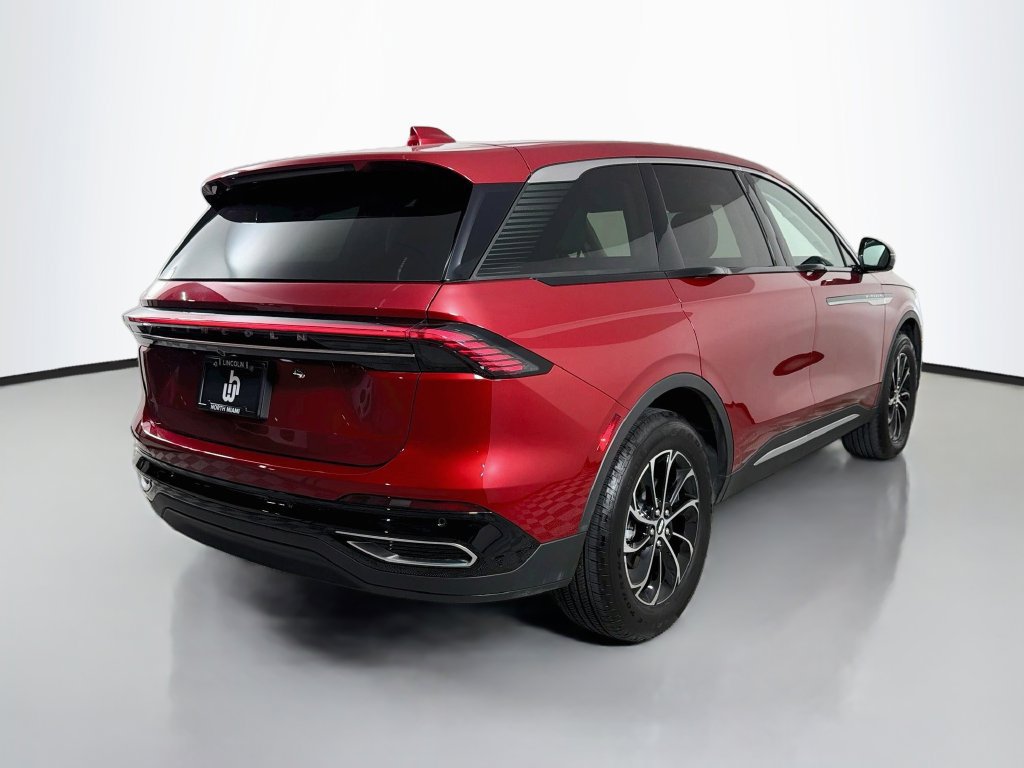 Used 2026 Lincoln Nautilus Premier AWD/4WD image 5