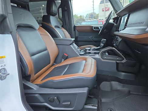 Used 2024 Ford Bronco Outer Banks image 15
