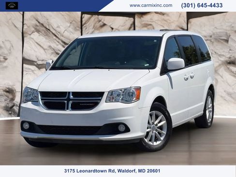 Used 2019 Dodge Grand Caravan SXT FWD image 1