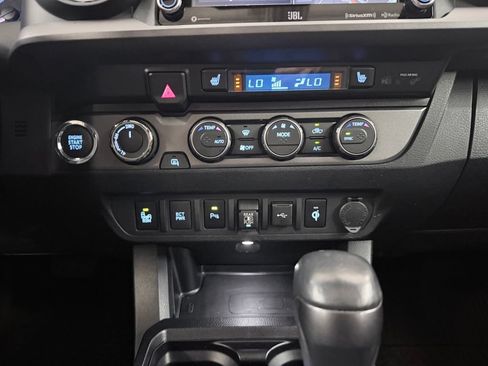 Used 2022 Toyota Tacoma TRD Sport w/ TRD Premium Sport Package AWD/4WD image 26