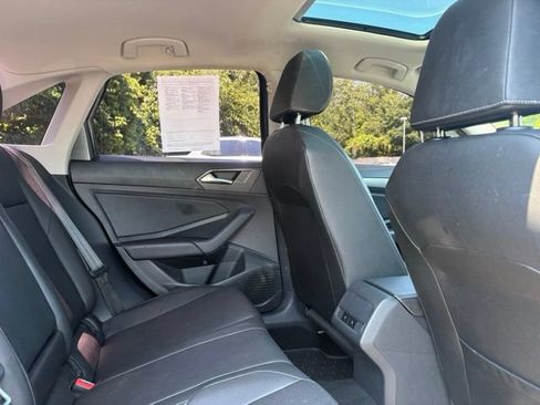 Used 2020 Volkswagen Jetta SE w/ SE Cold Weather Package FWD image 16