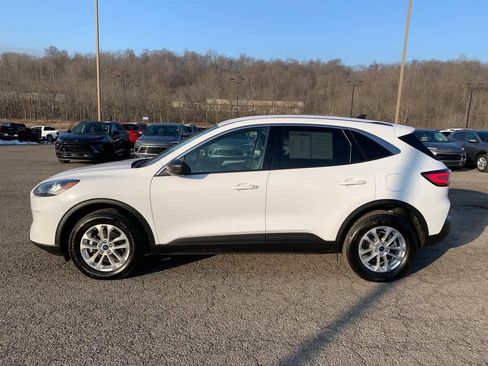 Used 2022 Ford Escape SE w/ Cold Weather Package image 2