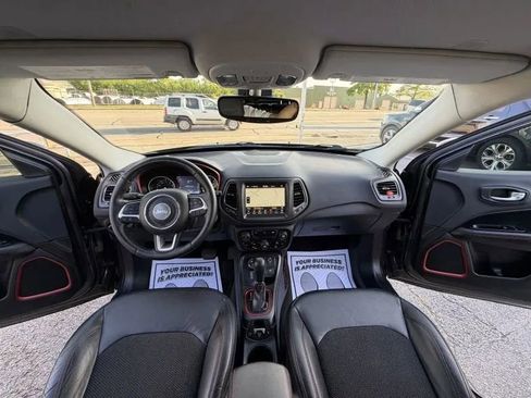 Used 2018 Jeep Compass Trailhawk w/ Navigation Group AWD/4WD image 19