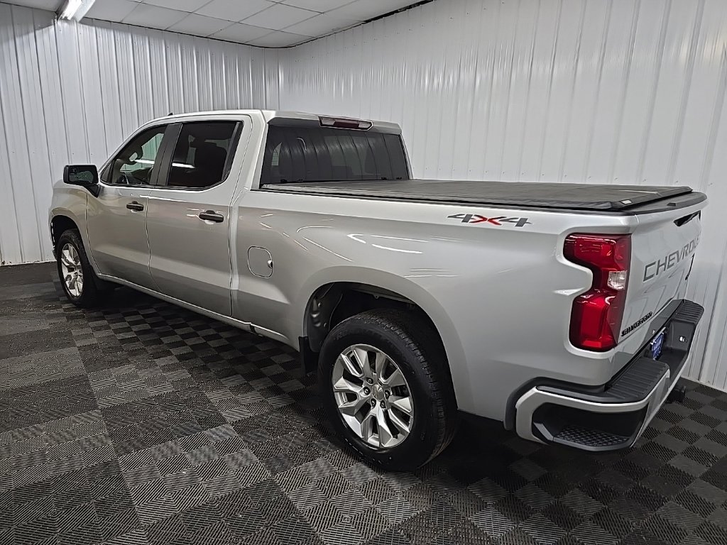 Used 2021 Chevrolet Silverado 1500 Custom w/ LPO, Dark Essentials Package AWD/4WD image 9