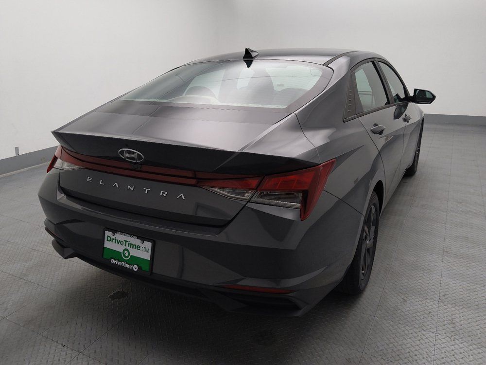 Used 2023 Hyundai Elantra SEL w/ Cargo Package FWD image 7
