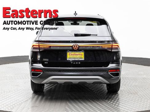 Used 2025 Volkswagen Taos SE FWD image 6