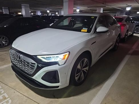Used 2024 Audi Q8 e-tron Premium Plus AWD/4WD image 1