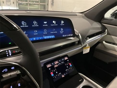 New 2026 Cadillac Vistiq Luxury image 19