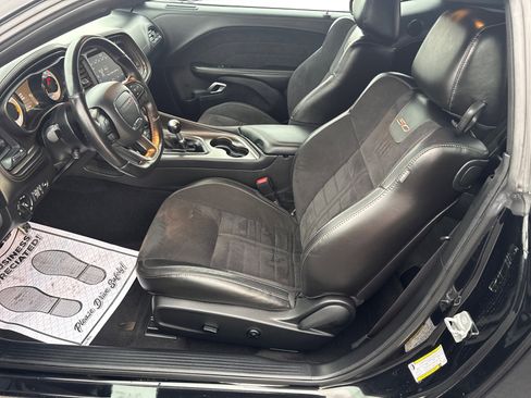 Used 2020 Dodge Challenger R/T image 9