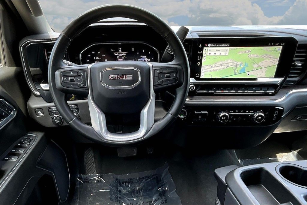 Used 2025 GMC Sierra 1500 SLT AWD/4WD image 11