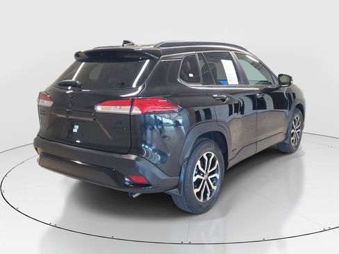 Used 2024 Toyota Corolla Cross SE image 7